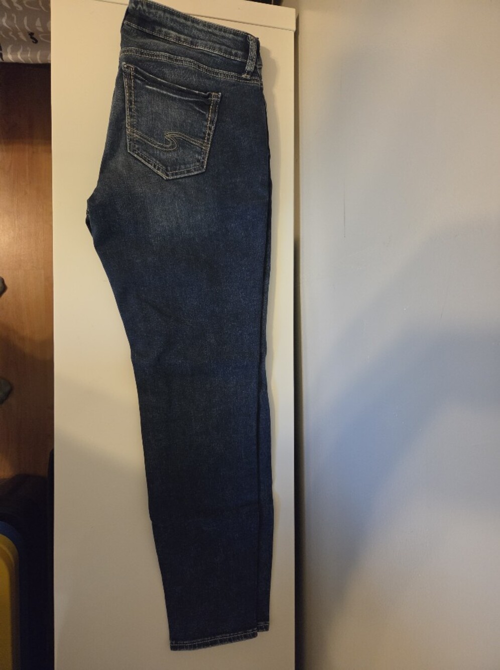 Silver Jeans Women's Dark Blue Skinny with Knee Distress Elyse 31x29 - Picture 2 of 3